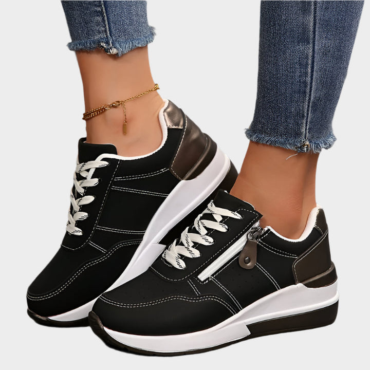 Kata | Sötétkék sportcipő mindennapi kényelem