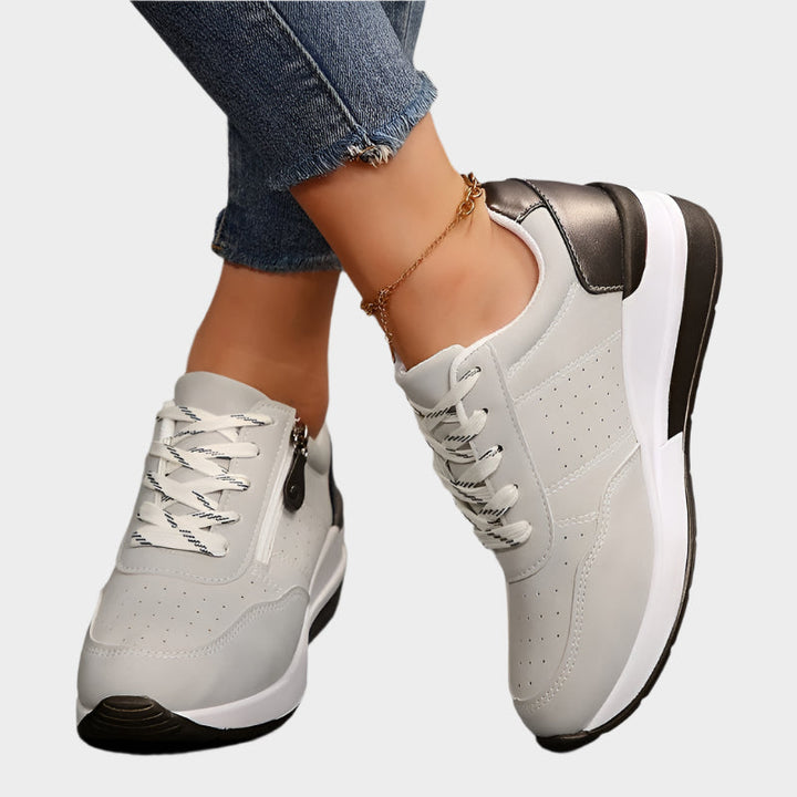 Kata | Sötétkék sportcipő mindennapi kényelem