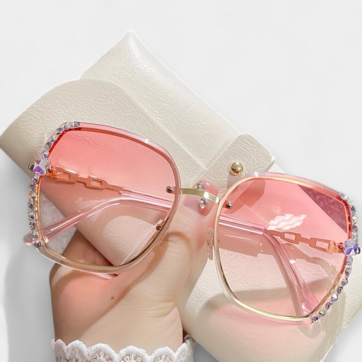 Eszter | Nőies elegancia fém kerettel