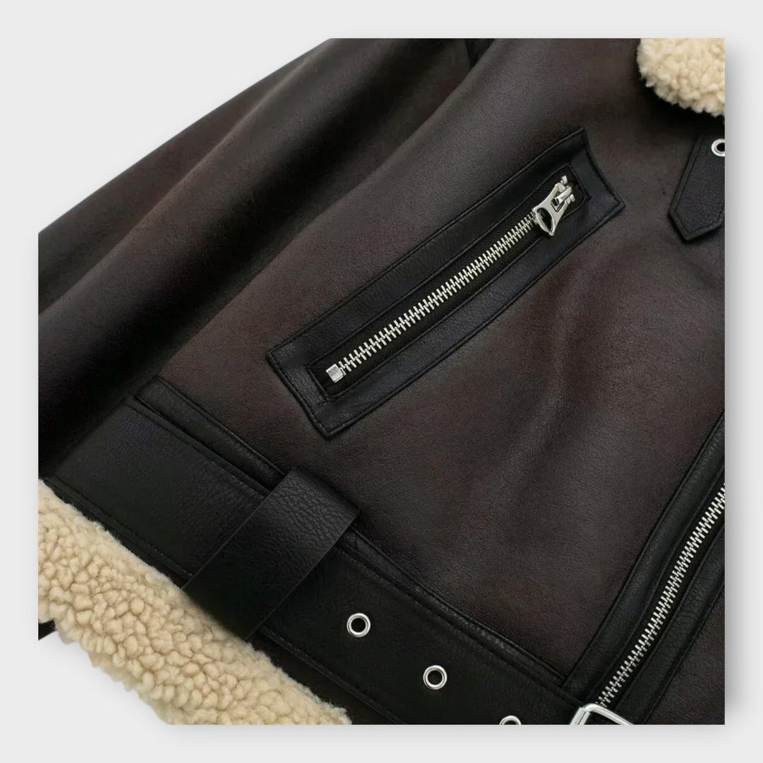 Csenge | Elegáns rugalmas dzseki minden alkalomra